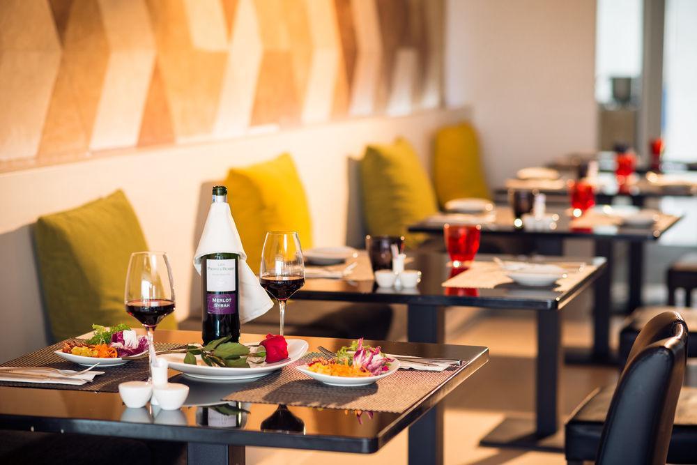 Novotel Living Saigon South Ho Si Minh-város Kültér fotó