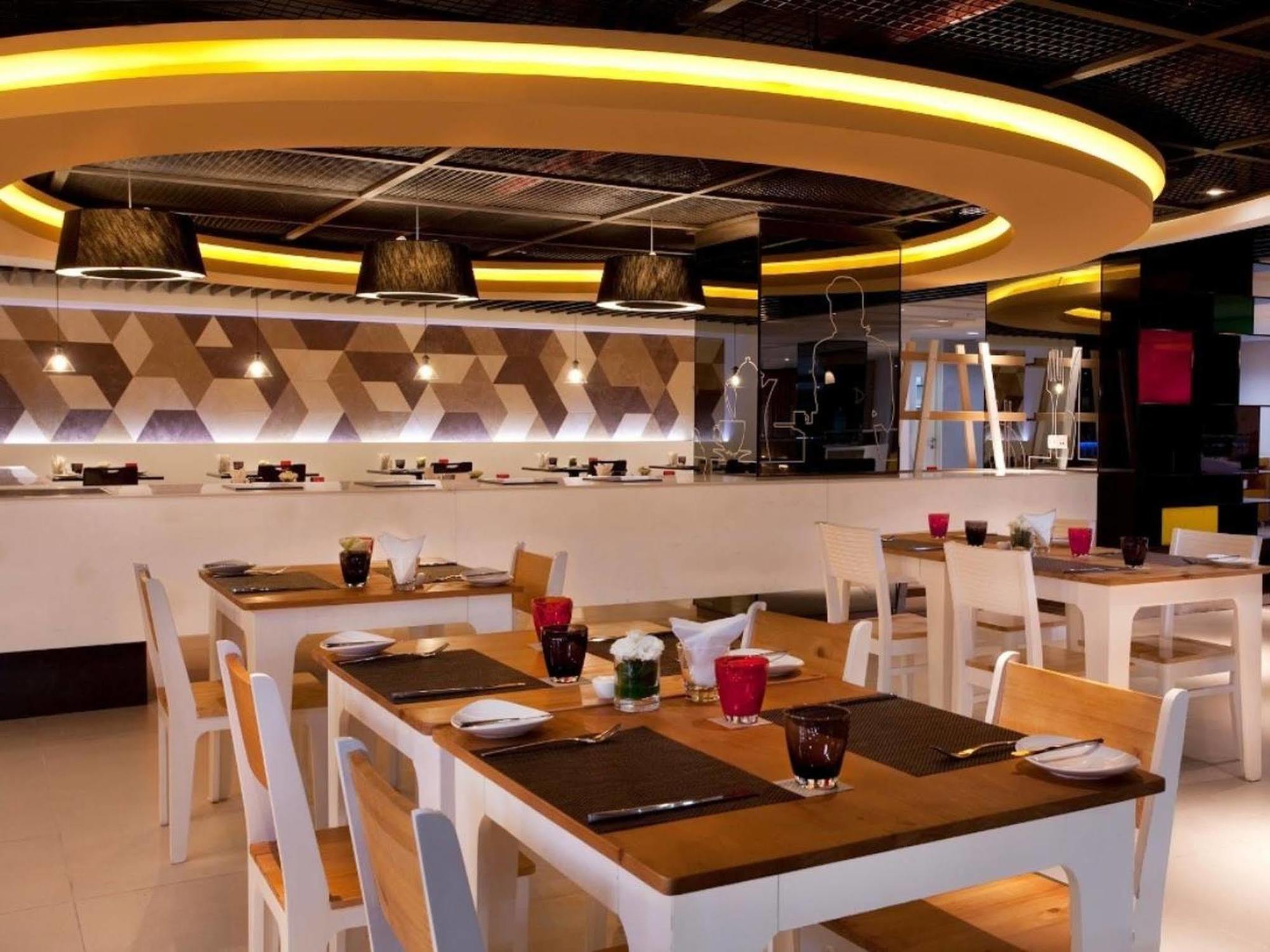 Novotel Living Saigon South Ho Si Minh-város Kültér fotó