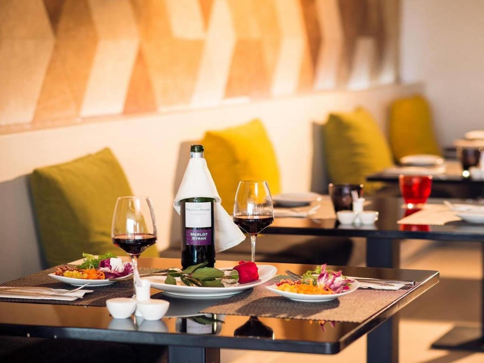 Novotel Living Saigon South Ho Si Minh-város Kültér fotó